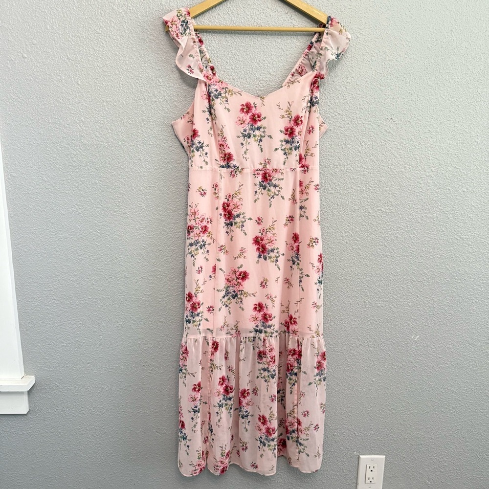Feminine floral dress‎ Size Large Ruffle Sleeve
